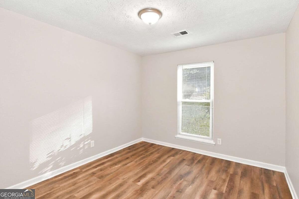 3 bedroom, 2 bathroom single family residence for rent at 4716 Jamerson Forest Circle, Marietta, GA 30066 for $2,070 a month — photo 8