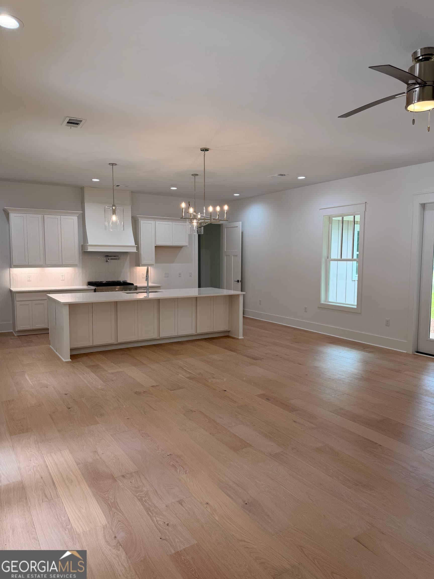 3 bedroom, 3.5 bathroom, 2,611 sq ft single family residence for sale at 306 Cobia Lane, St. Marys, GA 31558 — photo 3