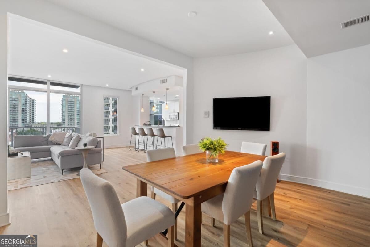 2 bedroom, 2.5 bathroom, 1,512 sq ft condominium for sale at 950 W Peachtree Street 1309, Atlanta, GA 30309 — photo 10