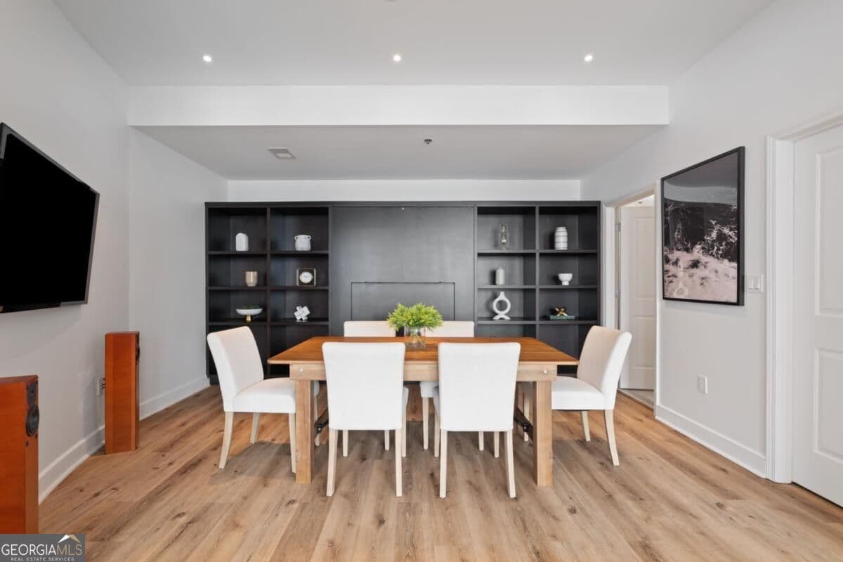 2 bedroom, 2.5 bathroom, 1,512 sq ft condominium for sale at 950 W Peachtree Street 1309, Atlanta, GA 30309 — photo 8