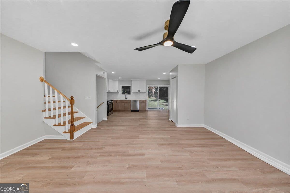3 bedroom, 2 bathroom, 1,534 sq ft single family residence for sale at 7977 Flanders Court, Jonesboro, GA 30238 — photo 5