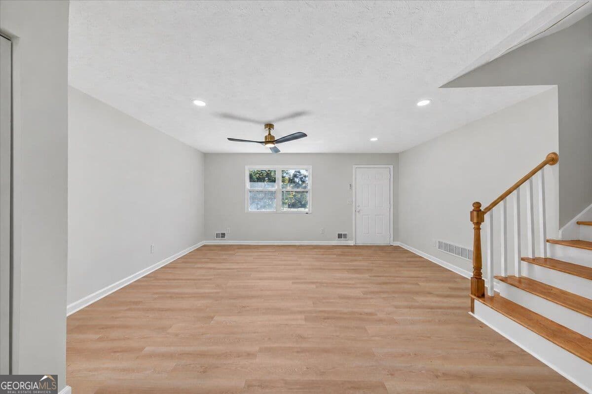 3 bedroom, 2 bathroom, 1,534 sq ft single family residence for sale at 7977 Flanders Court, Jonesboro, GA 30238 — photo 4