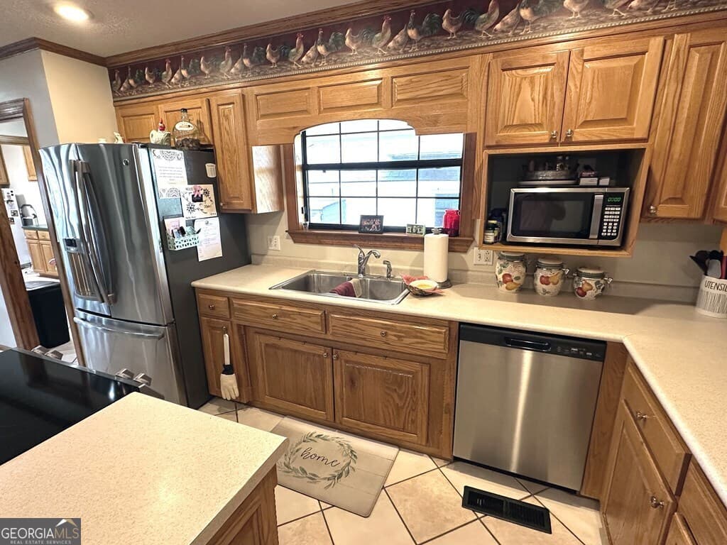 4 bedroom, 3.5 bathroom, 3,389 sq ft single family residence for sale at 4448 Old Lake Park Road, Valdosta, GA 31601 — photo 5