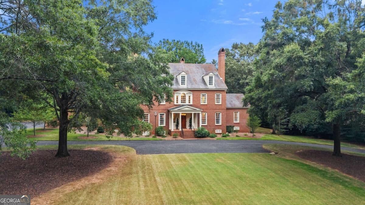 6 bedroom, 7 bathroom, 8,865 sq ft single family residence for sale at 125 Tallassee Oaks Trail, Athens, GA 30606 — photo 2