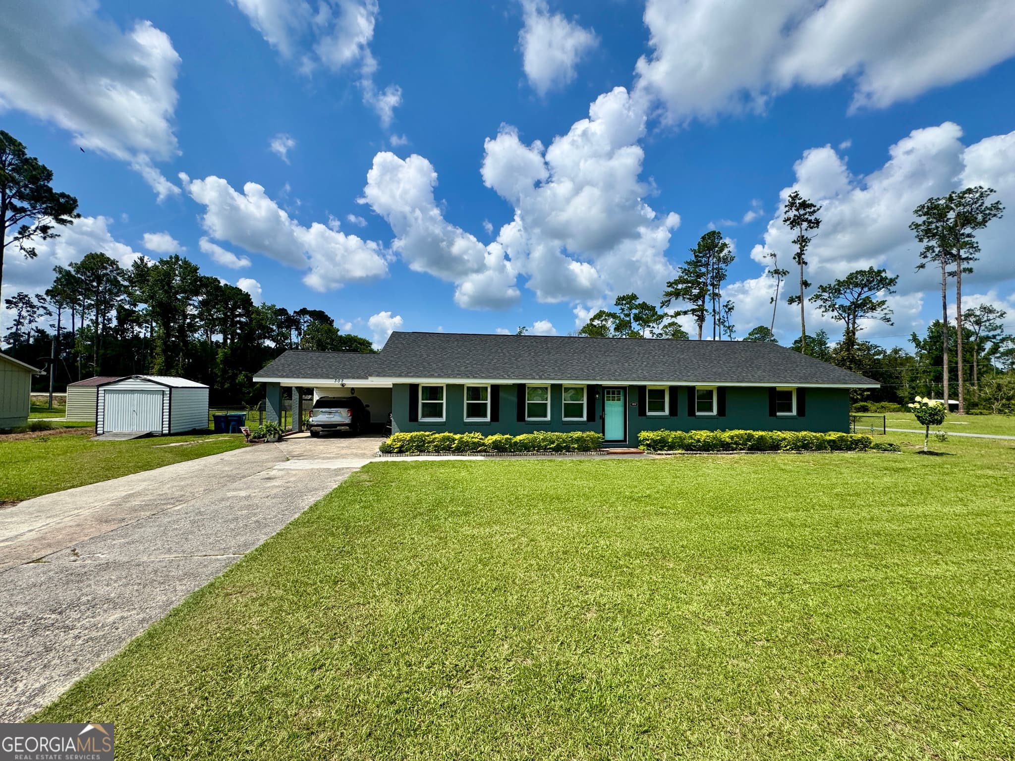 4 bedroom, 3 bathroom, 3,255 sq ft single family residence for sale at 302 W 9th Street, Vidalia, GA 30474 — photo 1 of 55