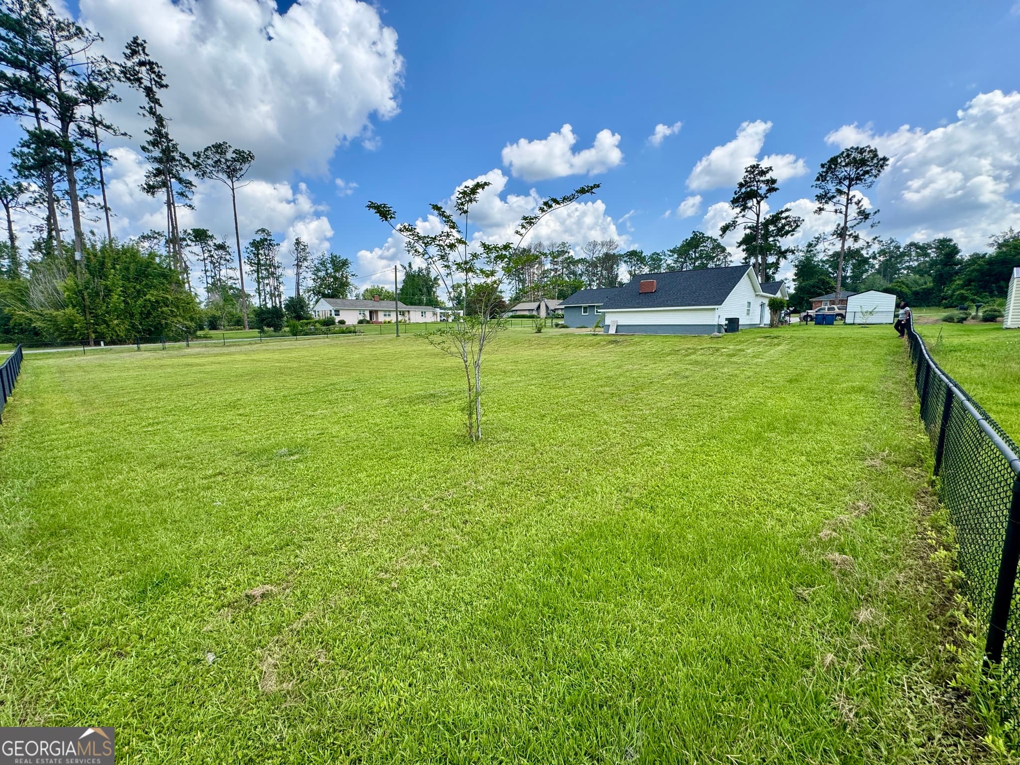 4 bedroom, 3 bathroom, 3,255 sq ft single family residence for sale at 302 W 9th Street, Vidalia, GA 30474 — photo 9