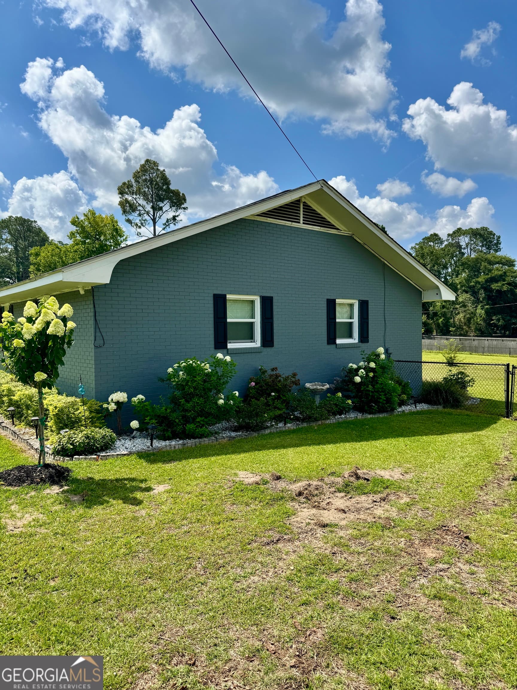 4 bedroom, 3 bathroom, 3,255 sq ft single family residence for sale at 302 W 9th Street, Vidalia, GA 30474 — photo 4