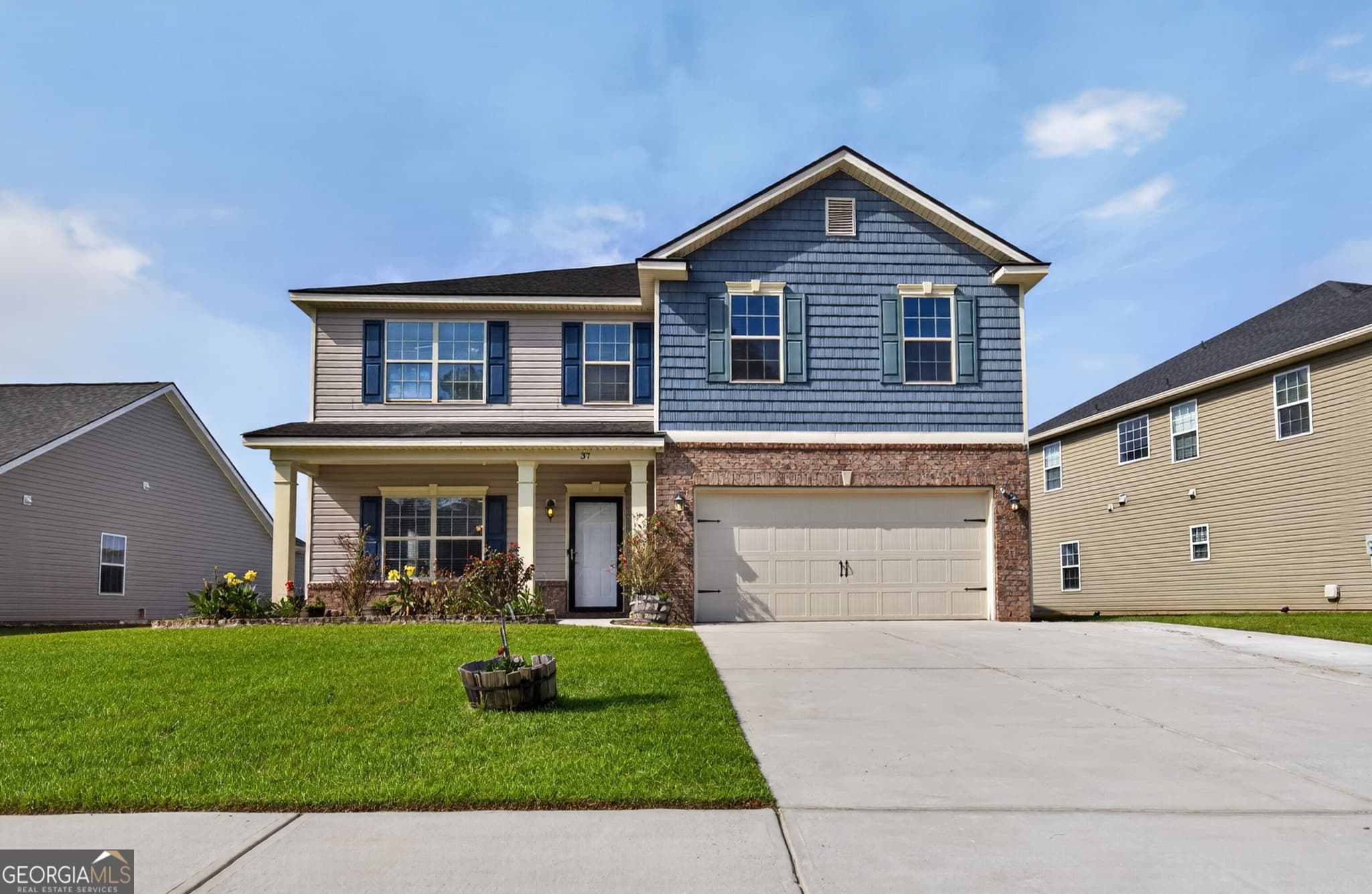 5 bedroom, 3 bathroom, 3,030 sq ft single family residence for sale at 37 Litchfield Drive, Savannah, GA 31419 — photo 1 of 57