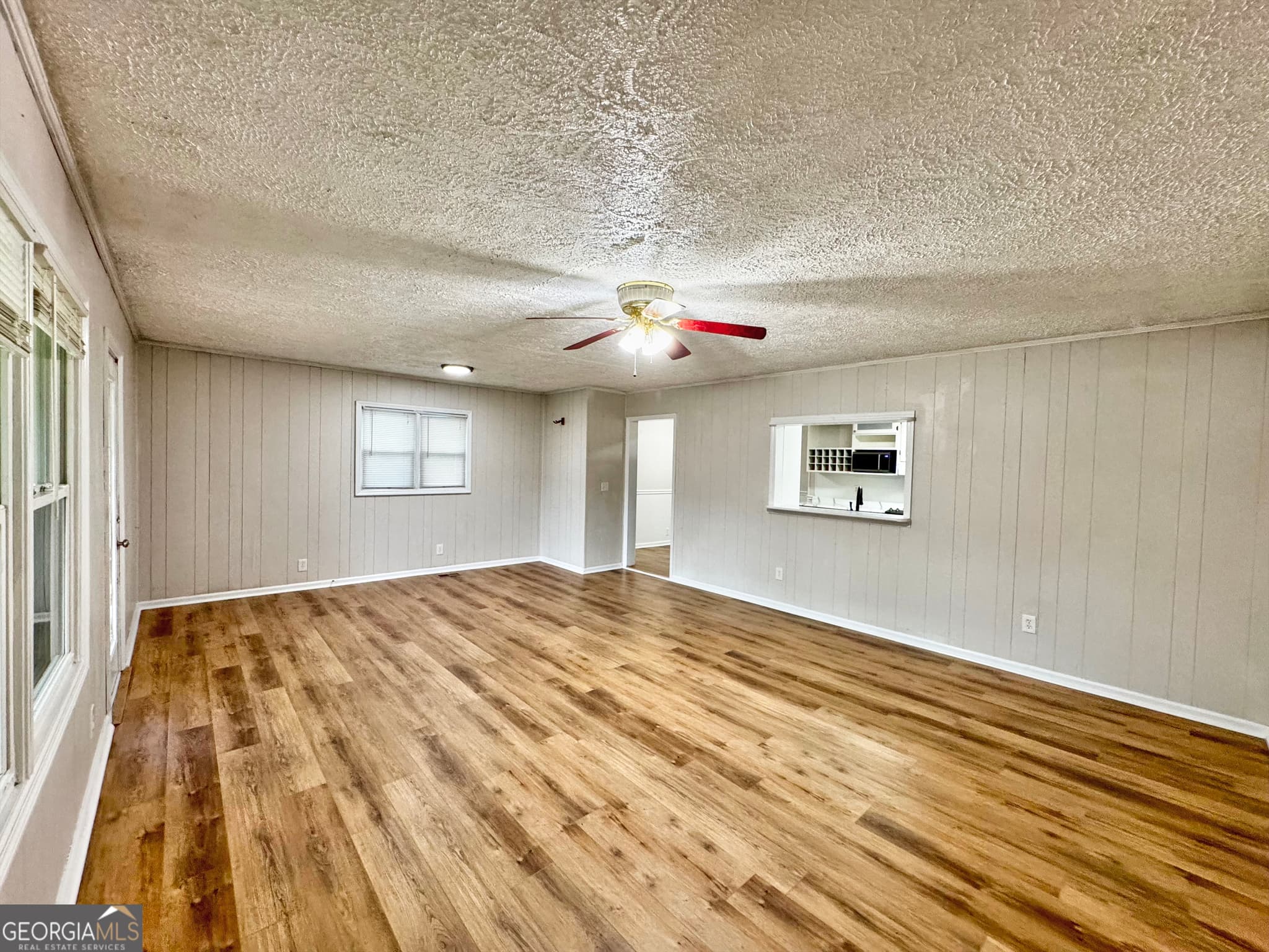 4 bedroom, 2 bathroom, 2,036 sq ft single family residence for sale at 5 Lake Drive, Lagrange, GA 30241 — photo 7