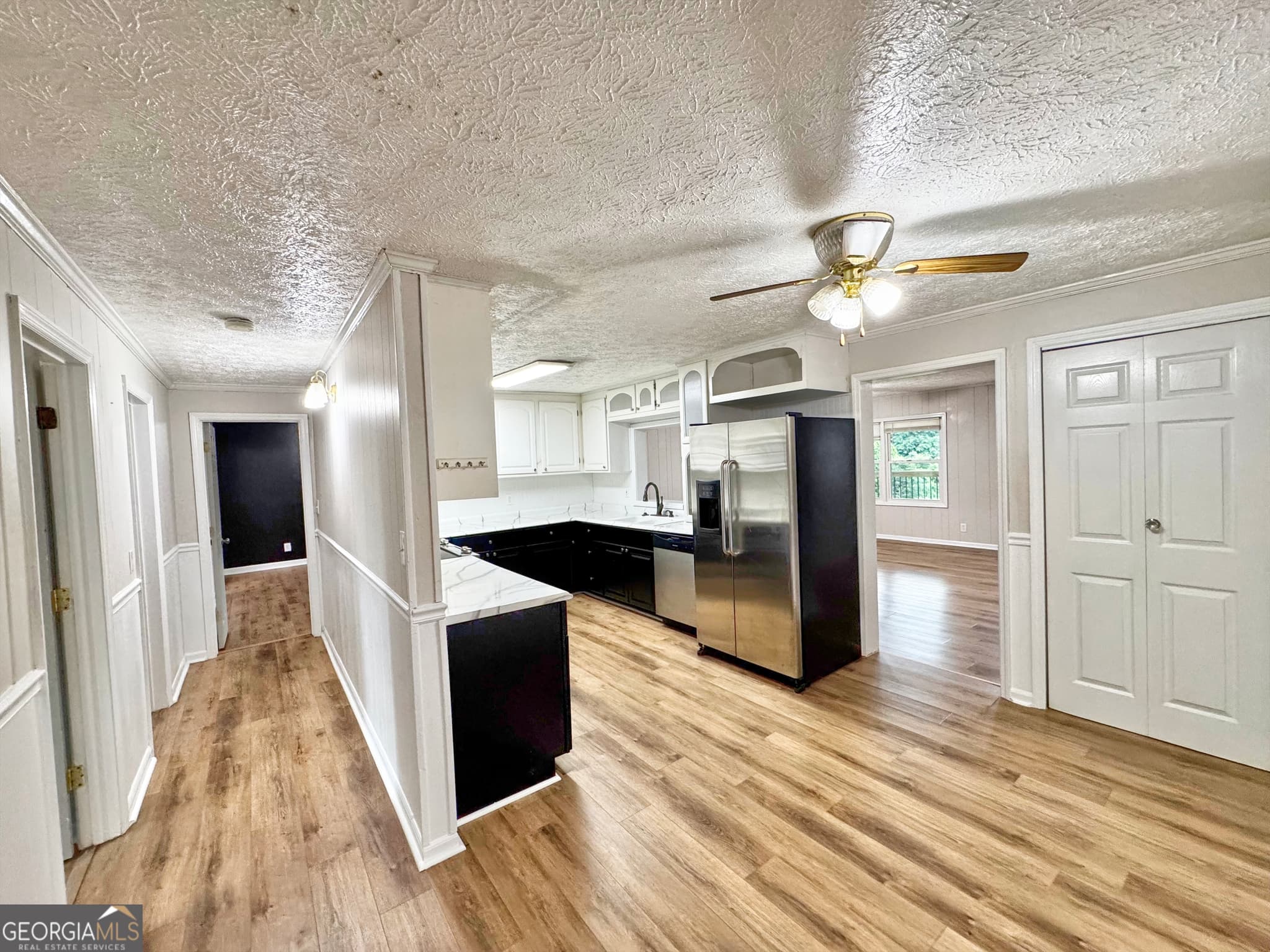 4 bedroom, 2 bathroom, 2,036 sq ft single family residence for sale at 5 Lake Drive, Lagrange, GA 30241 — photo 3
