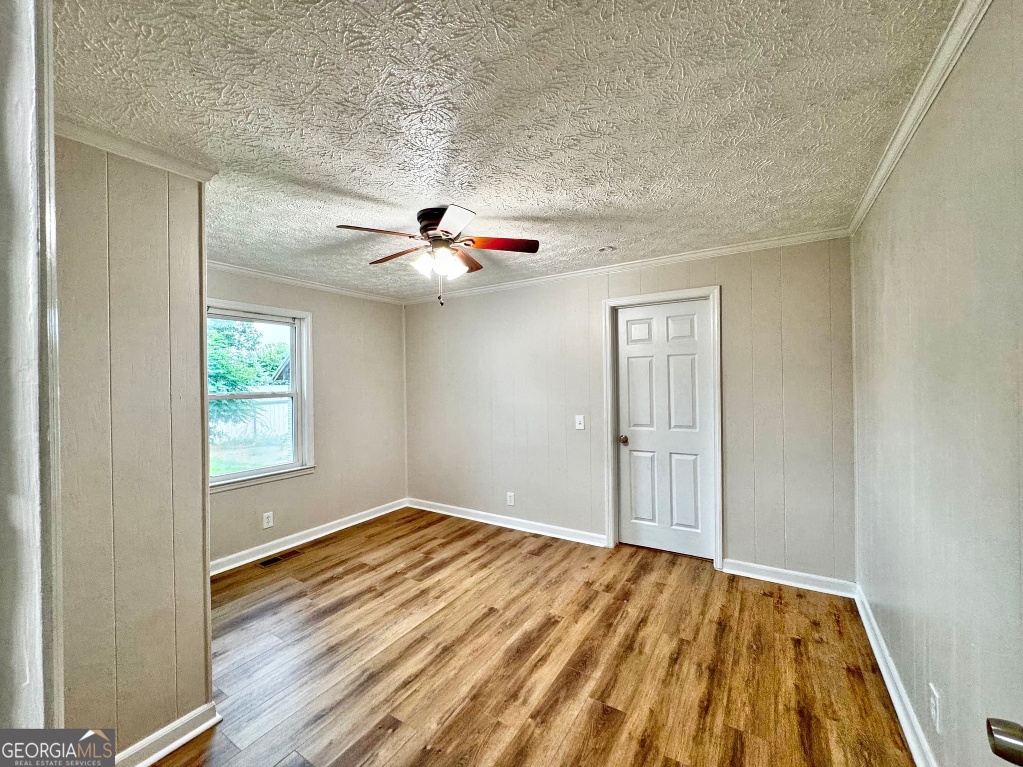 4 bedroom, 2 bathroom, 2,036 sq ft single family residence for sale at 5 Lake Drive, Lagrange, GA 30241 — photo 9