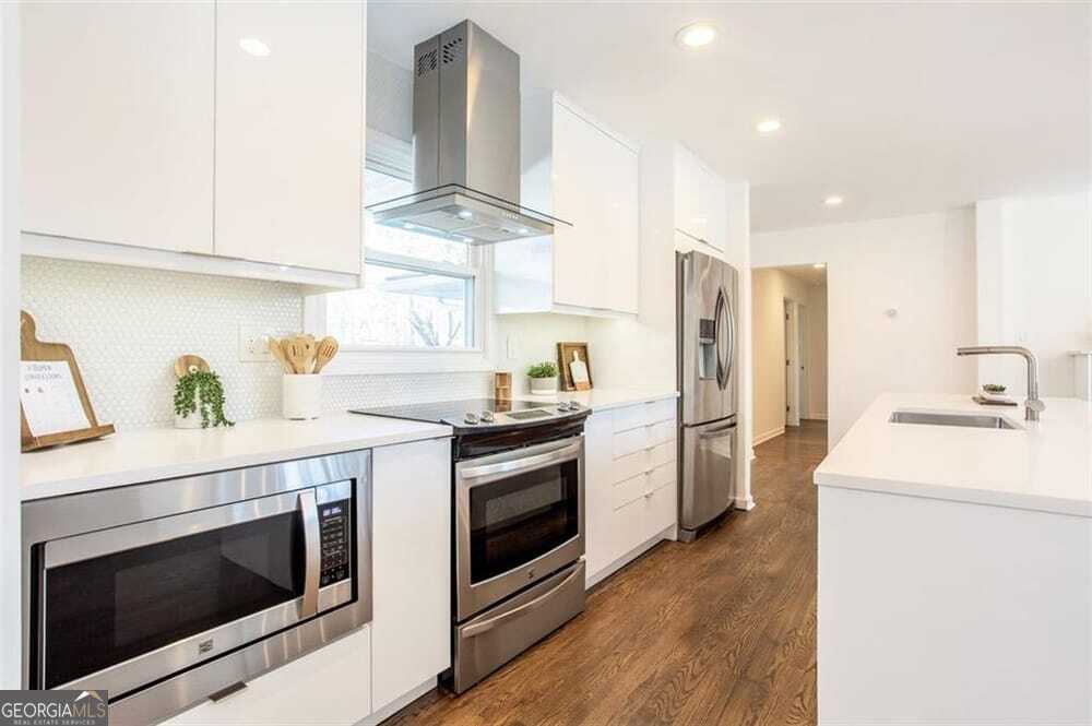 5 bedroom, 3 bathroom, 2,799 sq ft single family residence for sale at 1453 Oconee Pass, Brookhaven, GA 30319 — photo 6