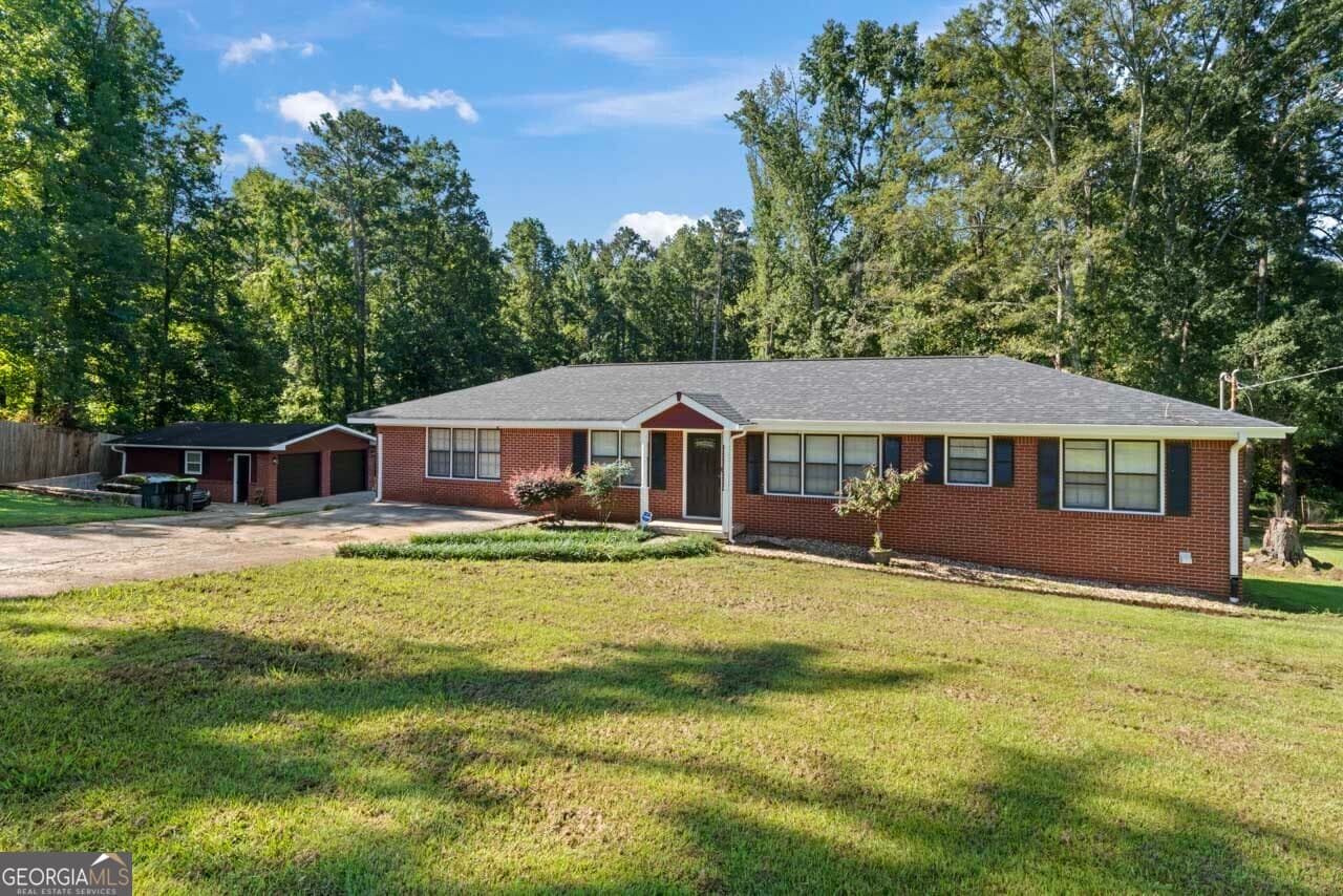 4 bedroom, 2.5 bathroom, 3,978 sq ft single family residence for sale at 515 Valley Hill Road, Stockbridge, GA 30281 — photo 2