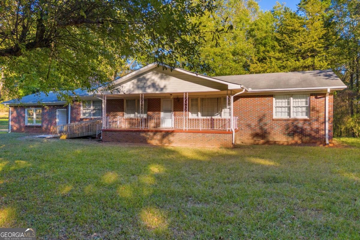 3 bedroom, 1 bathroom, 1,764 sq ft single family residence for sale at 4638 Highway 63, Carnesville, GA 30521 — photo 6