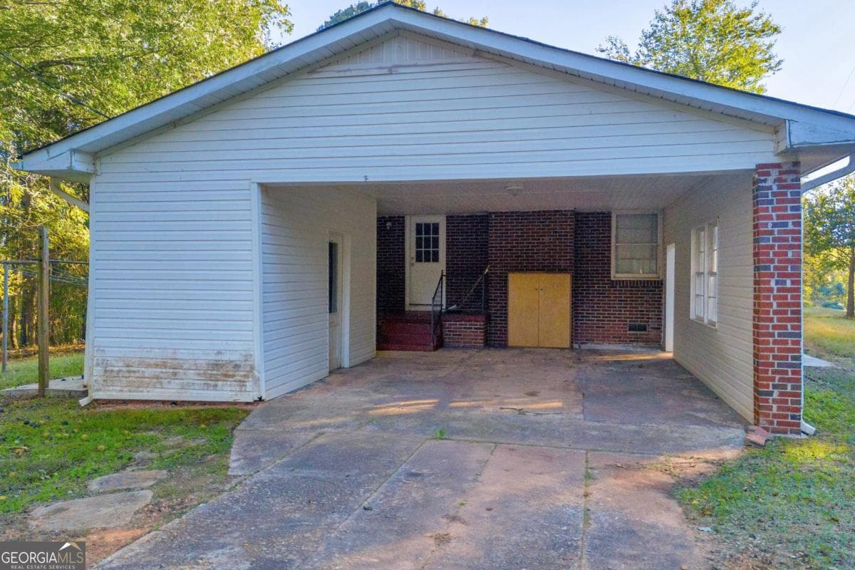 3 bedroom, 1 bathroom, 1,764 sq ft single family residence for sale at 4638 Highway 63, Carnesville, GA 30521 — photo 7