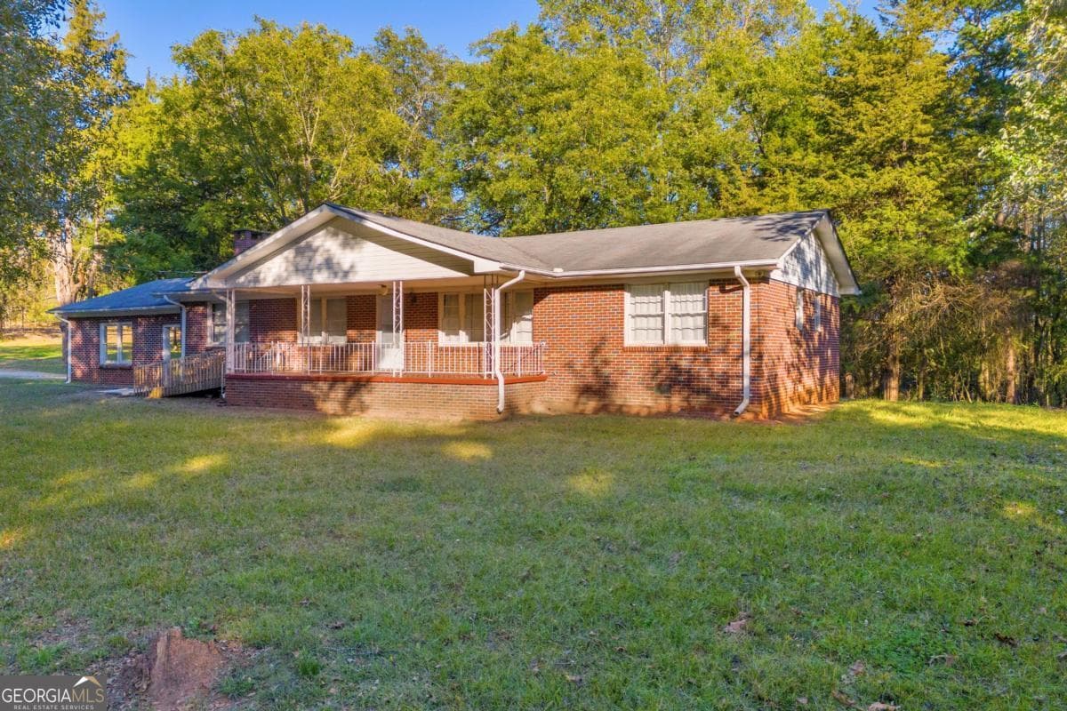 3 bedroom, 1 bathroom, 1,764 sq ft single family residence for sale at 4638 Highway 63, Carnesville, GA 30521 — photo 5