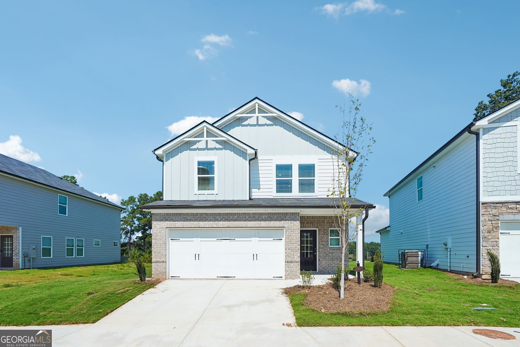5 bedroom, 3 bathroom, 2,352 sq ft single family residence for sale at 2865 Aralynn Way, College Park, GA 30337 — photo 1 of 37