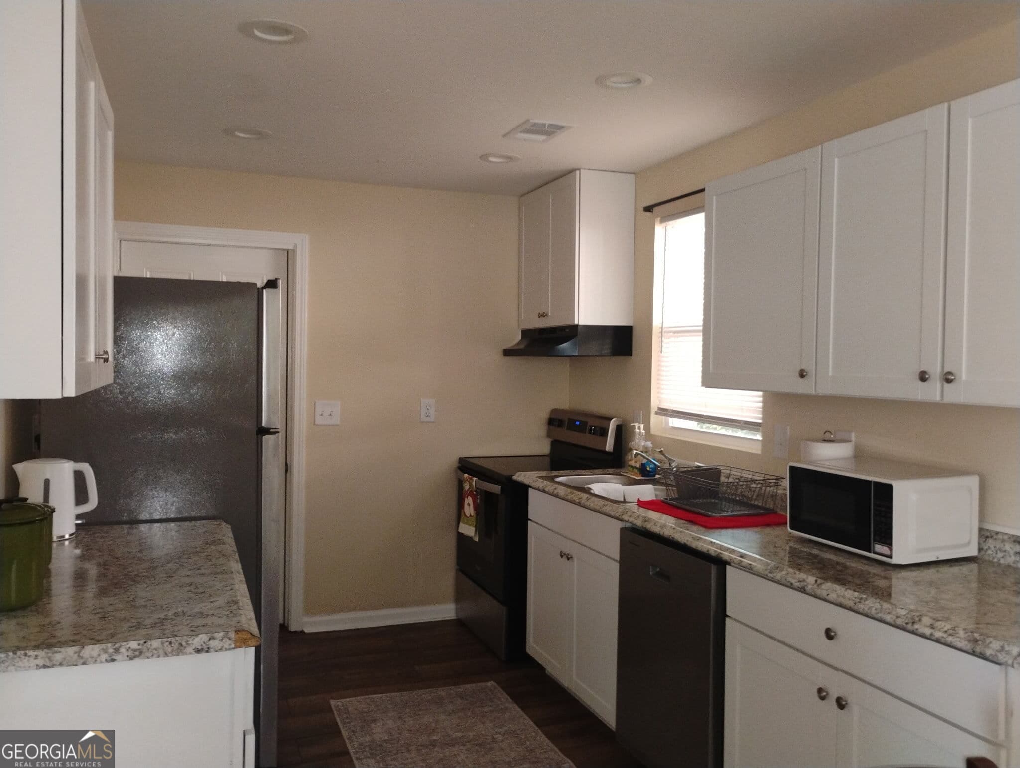 3 bedroom, 1 bathroom, 930 sq ft single family residence for rent at 873 Grayson Avenue, Macon, GA 31204 for $1,300 a month — photo 6