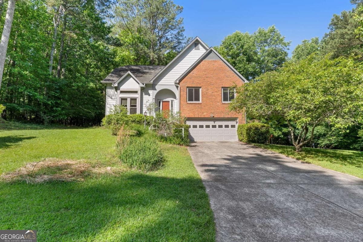 3 bedroom, 2.5 bathroom single family residence sold at 2261 SW Brookmont Terrace, Marietta, GA 30064