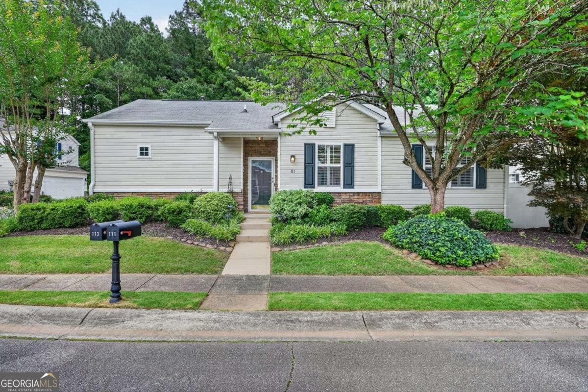2 bedroom, 2 bathroom, 1,132 sq ft single family residence sold at 111 W Oaks Court, Woodstock, GA 30188