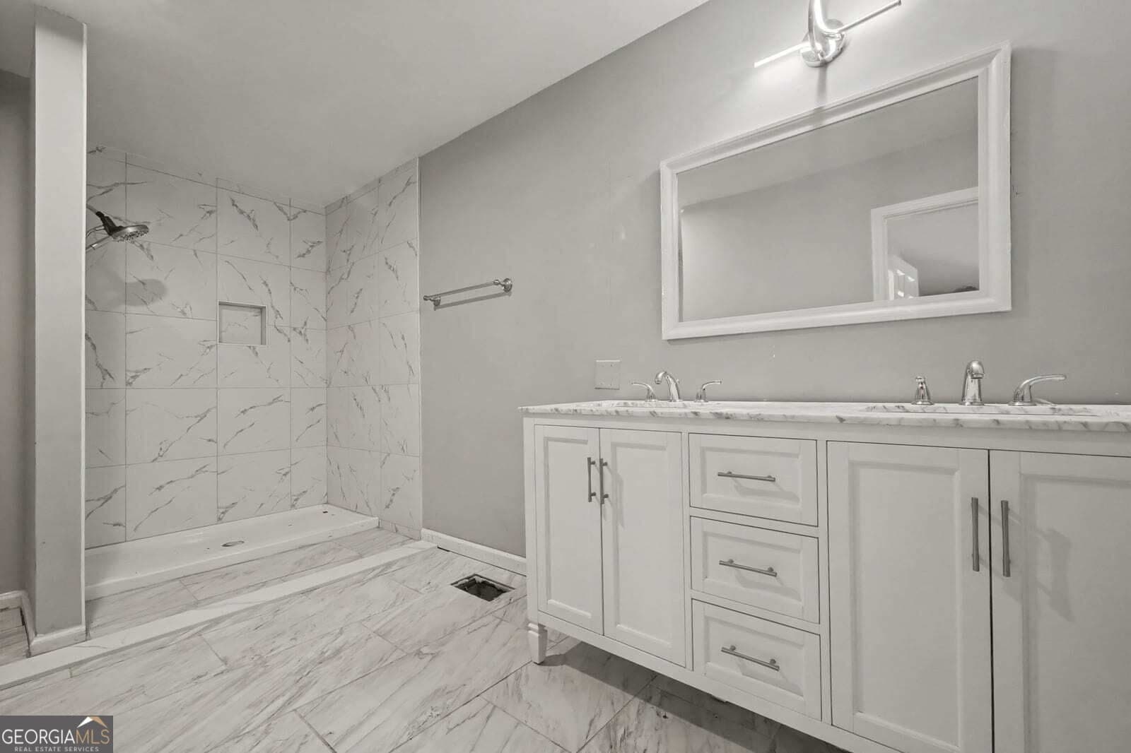 5 bedroom, 3 bathroom, 2,759 sq ft single family residence for sale at 2830 Allegro Drive, Atlanta, GA 30318 — photo 6