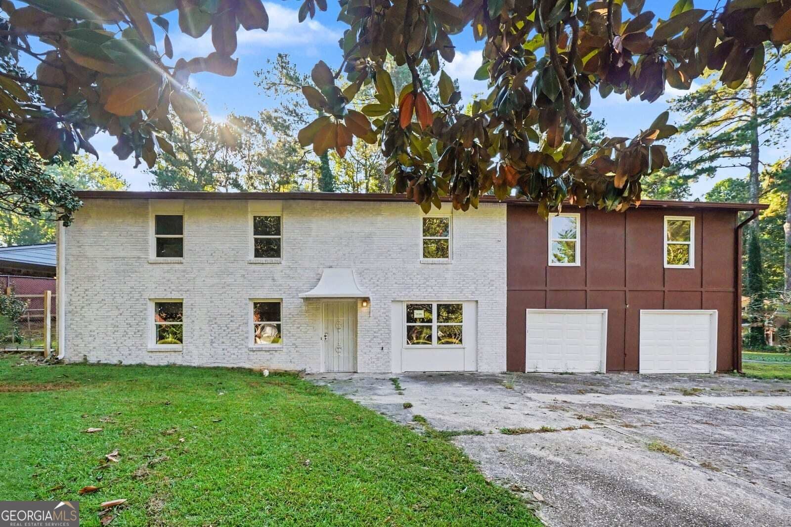 5 bedroom, 3 bathroom, 2,759 sq ft single family residence for sale at 2830 Allegro Drive, Atlanta, GA 30318 — photo 7