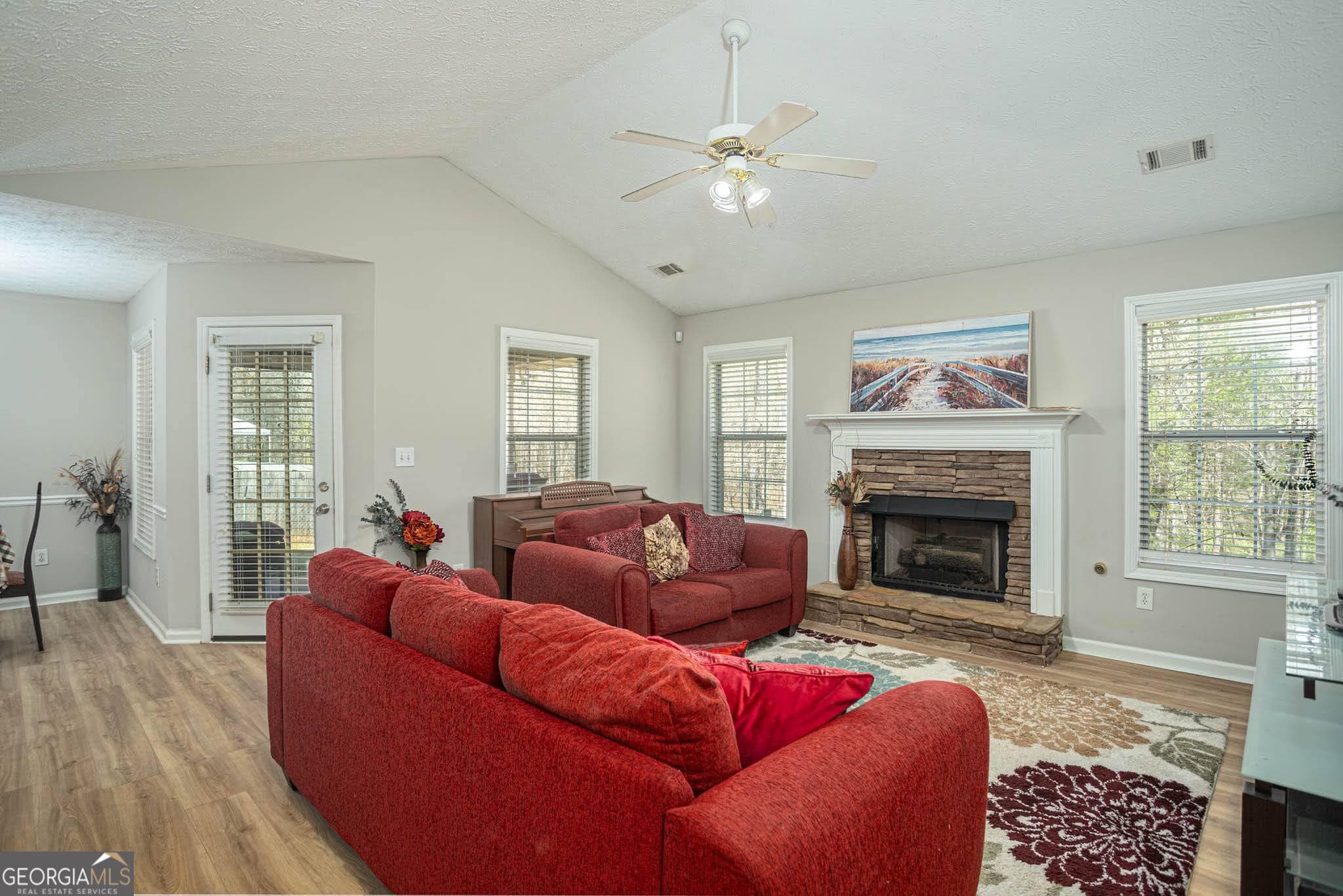 3 bedroom, 2 bathroom, 1,568 sq ft single family residence for sale at 170 Belmont Circle, Covington, GA 30016 — photo 2