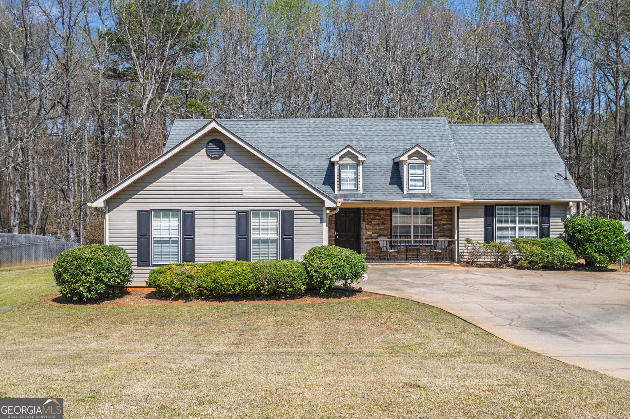 3 bedroom, 2 bathroom, 1,568 sq ft single family residence for sale at 170 Belmont Circle, Covington, GA 30016 — photo 1 of 12