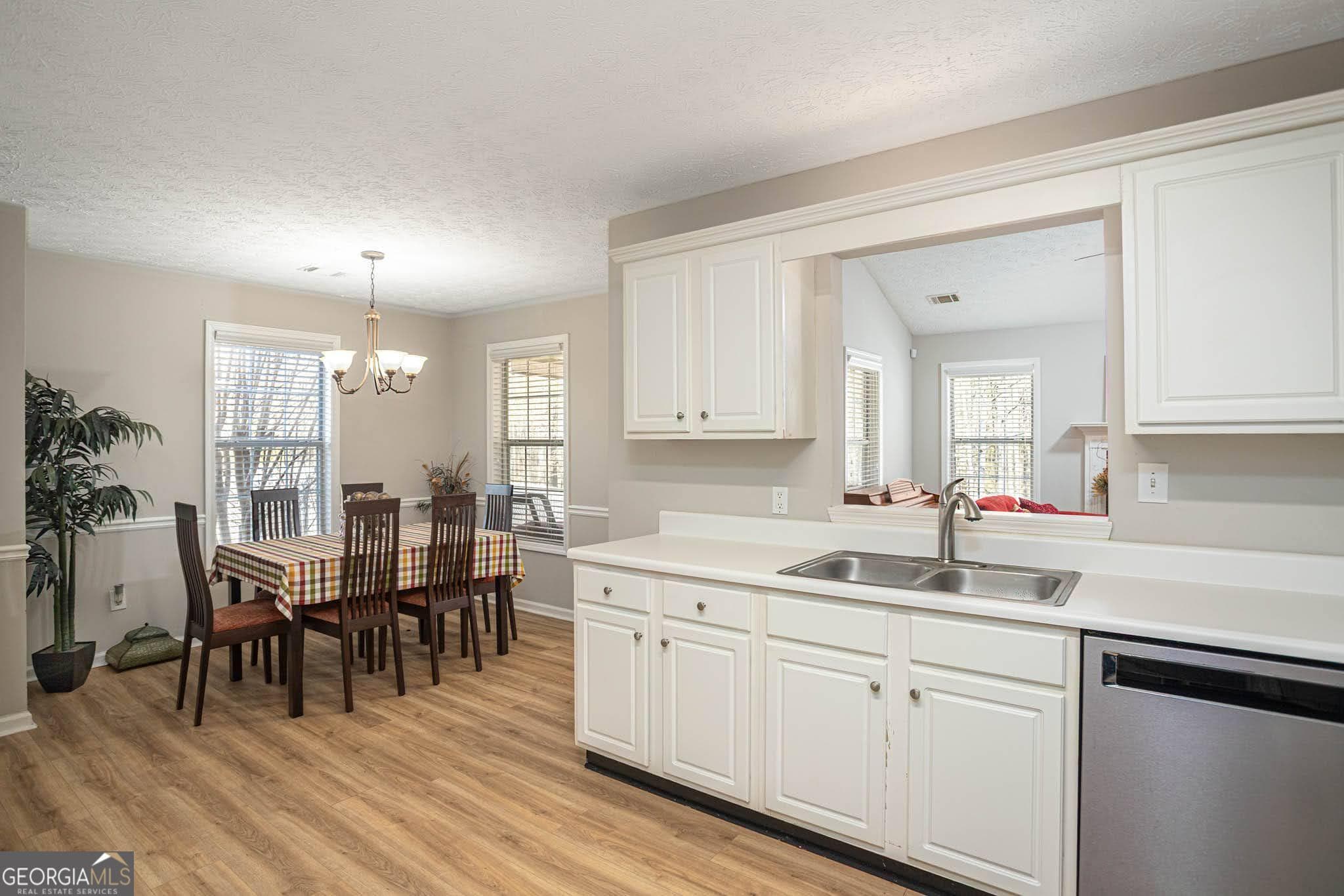 3 bedroom, 2 bathroom, 1,568 sq ft single family residence for sale at 170 Belmont Circle, Covington, GA 30016 — photo 5