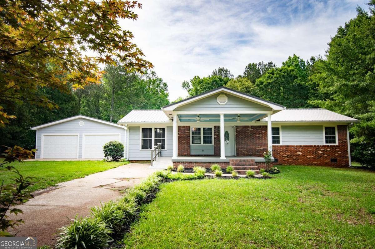 3 bedroom, 2 bathroom, 1,275 sq ft single family residence for sale at 1061 Old Salem Road, Watkinsville, GA 30677 — photo 2
