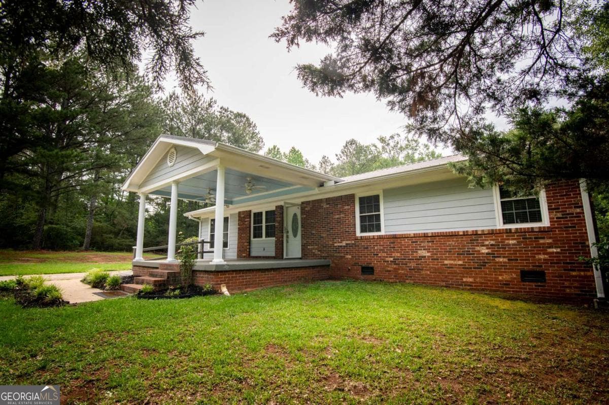 3 bedroom, 2 bathroom, 1,275 sq ft single family residence for sale at 1061 Old Salem Road, Watkinsville, GA 30677 — photo 6