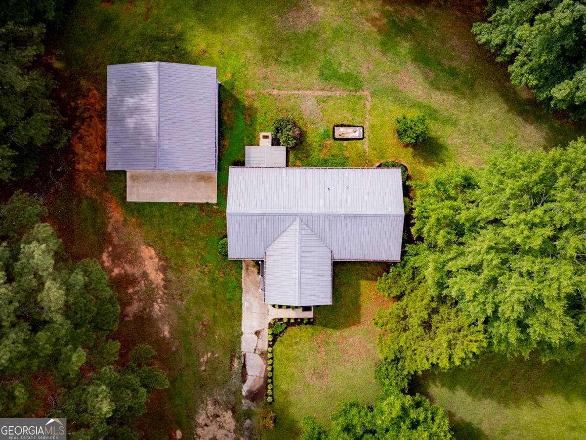 3 bedroom, 2 bathroom, 1,275 sq ft single family residence for sale at 1061 Old Salem Road, Watkinsville, GA 30677 — photo 3