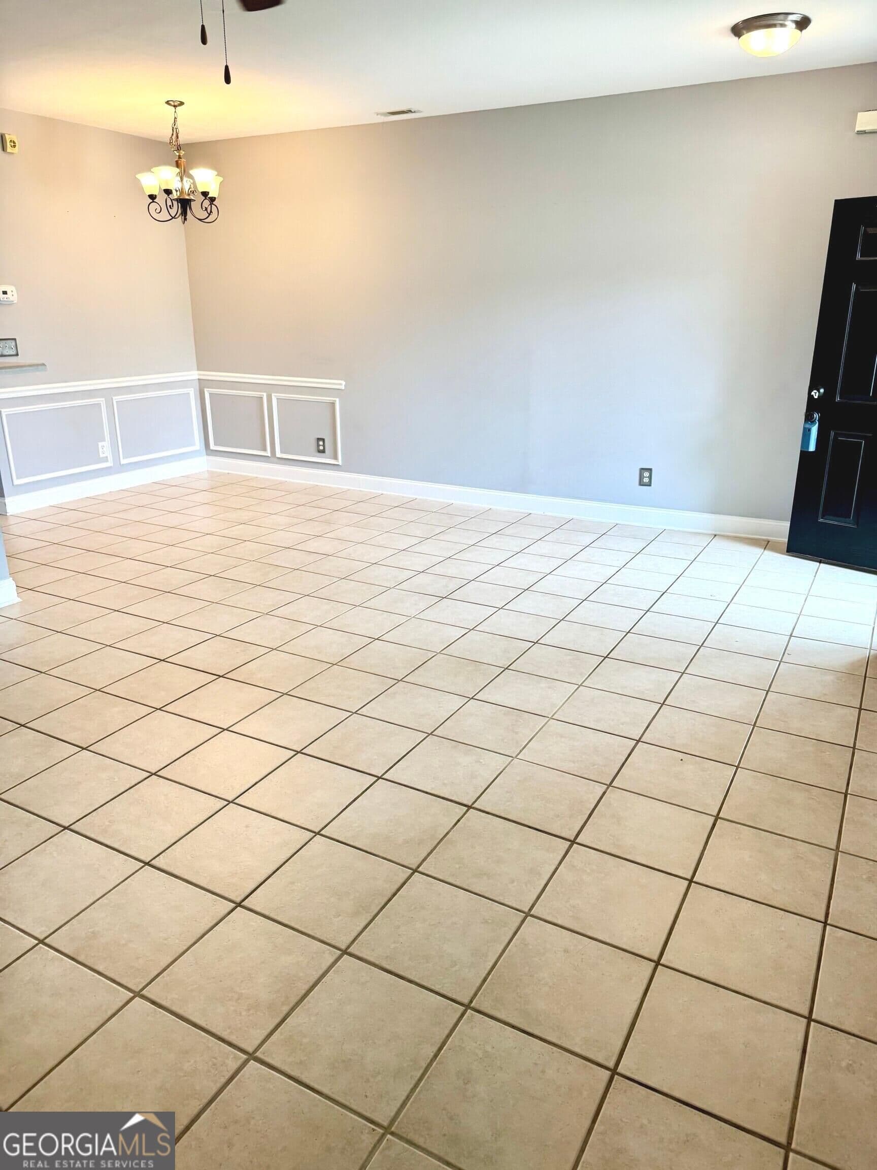 3 bedroom, 2.5 bathroom, 1,666 sq ft townhouse for sale at 542 Ivy Brook Way, Macon, GA 31210 — photo 3