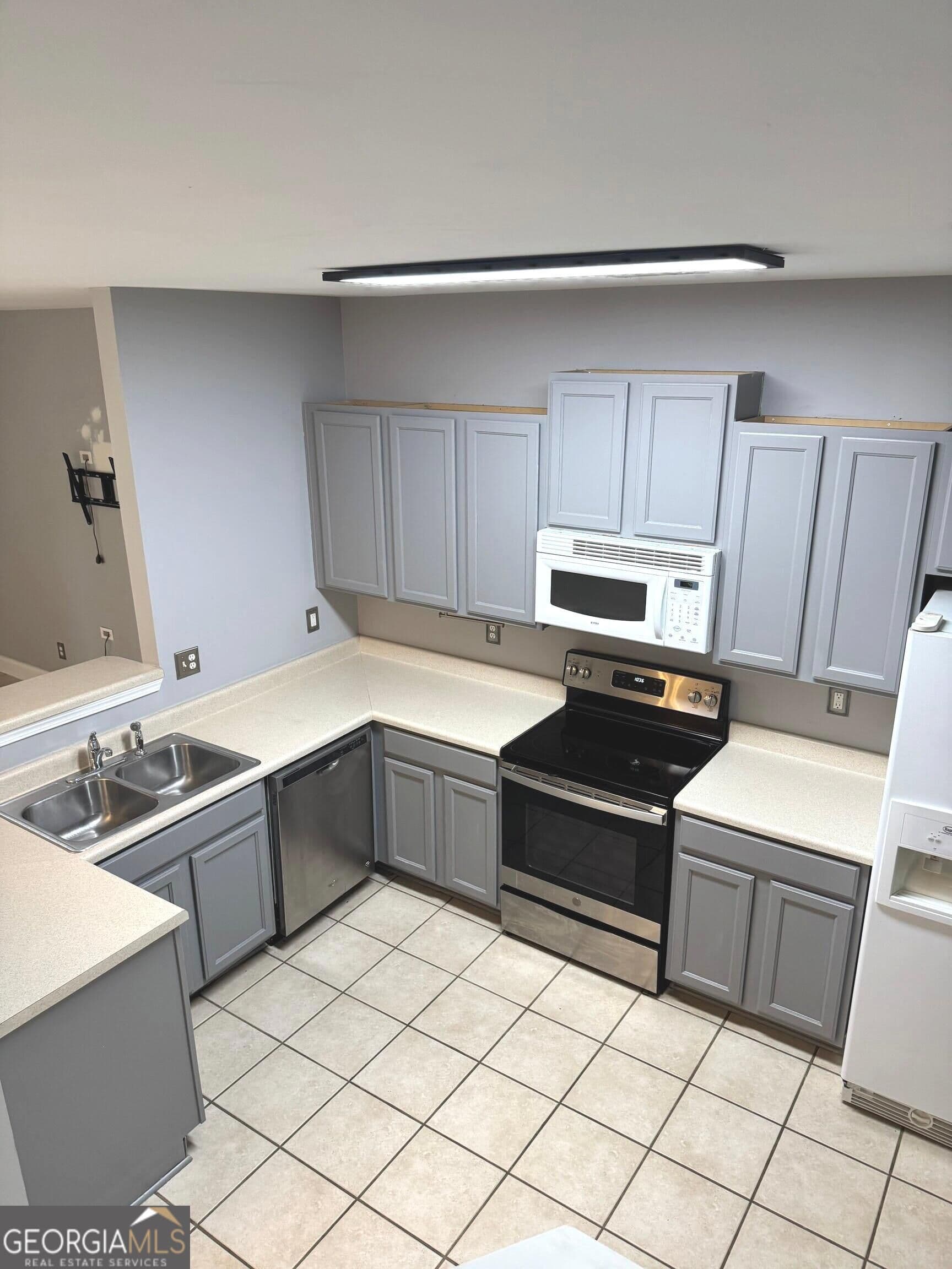3 bedroom, 2.5 bathroom, 1,666 sq ft townhouse for sale at 542 Ivy Brook Way, Macon, GA 31210 — photo 4