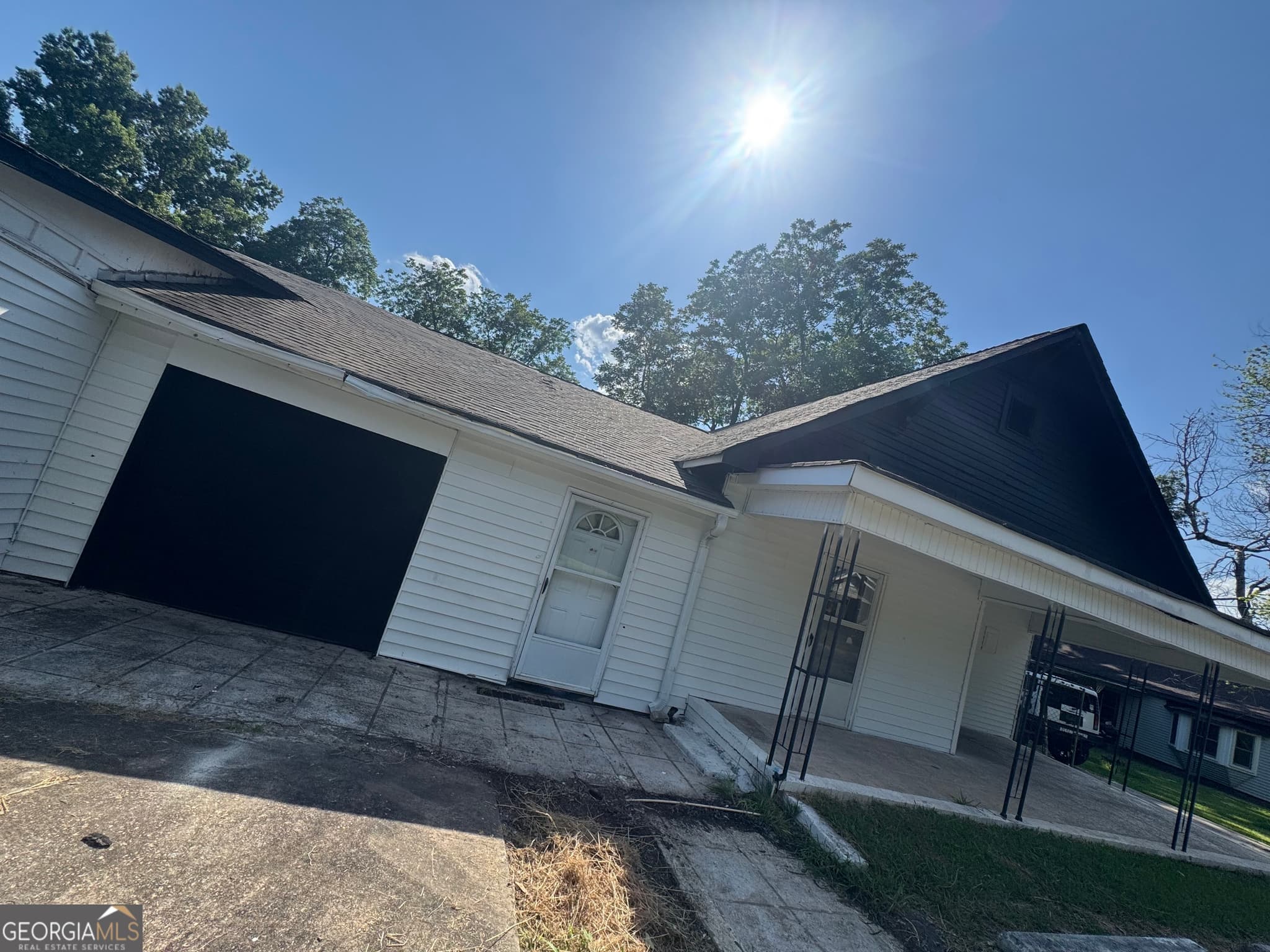5 bedroom, 3 bathroom, 2,690 sq ft conversion for sale at 221 Avenue L Street, Thomaston, GA 30286 — photo 1 of 12