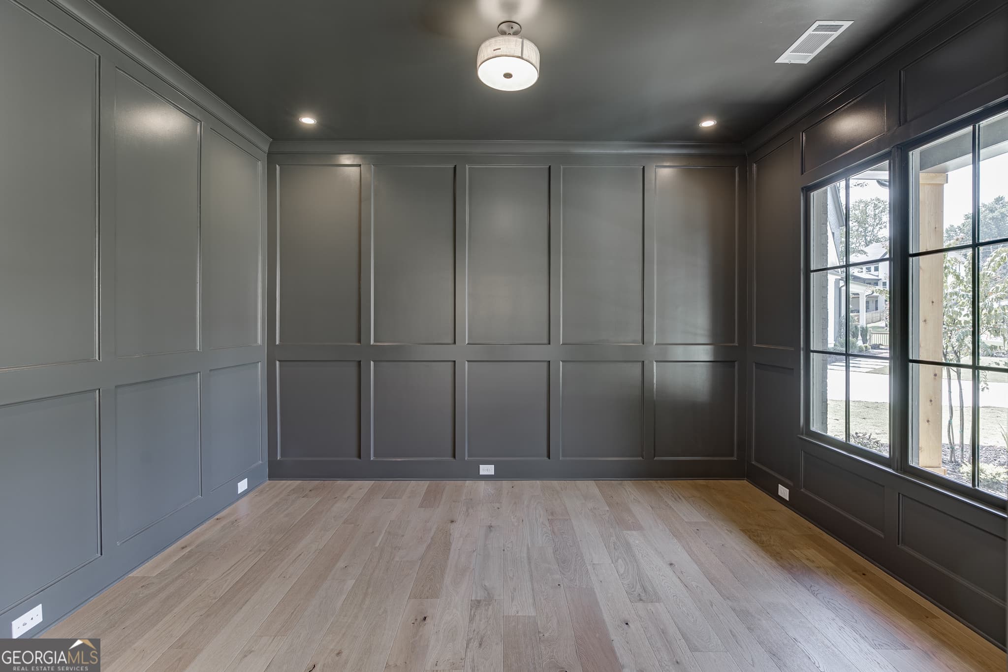 5 bedroom, 4.5 bathroom, 4,159 sq ft single family residence for sale at 2973 N Bogan Road 3, Buford, GA 30519 — photo 6