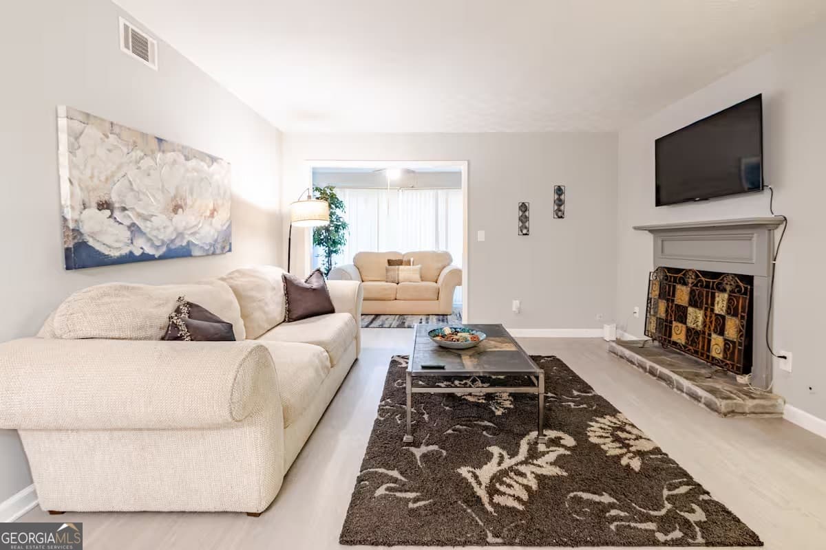 2 bedroom, 1 bathroom, 1,118 sq ft condominium for sale at 1312 Brockett Place, Clarkston, GA 30021 — photo 2
