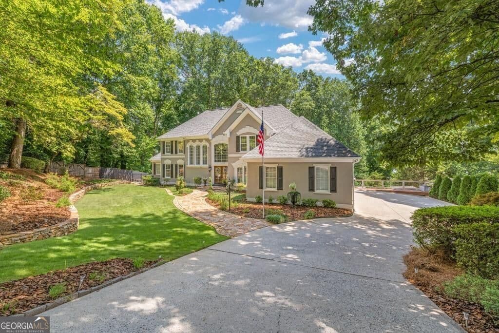 5 bedroom, 4.5 bathroom, 6,414 sq ft single family residence for sale at 435 Robertson Road, Dawsonville, GA 30534 — photo 2