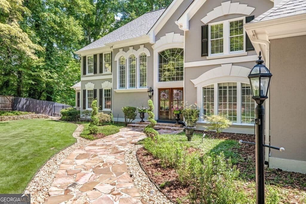 5 bedroom, 4.5 bathroom, 6,414 sq ft single family residence for sale at 435 Robertson Road, Dawsonville, GA 30534 — photo 3