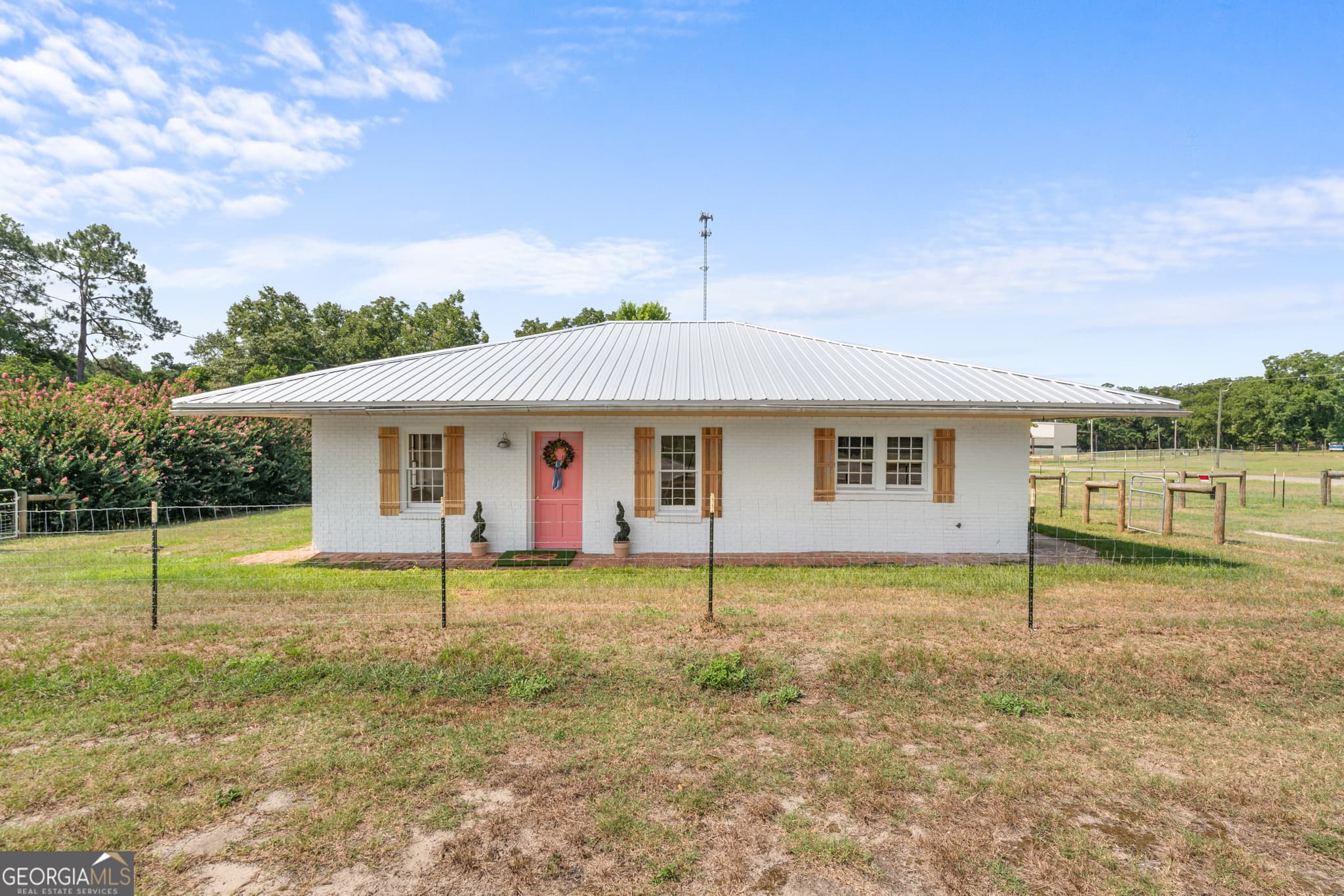 2 bedroom, 1 bathroom, 1,356 sq ft single family residence for sale at 1148 Savannah Highway, Sylvania, GA 30467 — photo 2