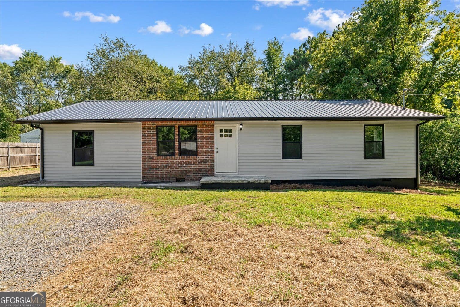 4 bedroom, 1.5 bathroom, 1,566 sq ft single family residence for sale at 2005 Watergate Lane, Tunnel Hill, GA 30755
