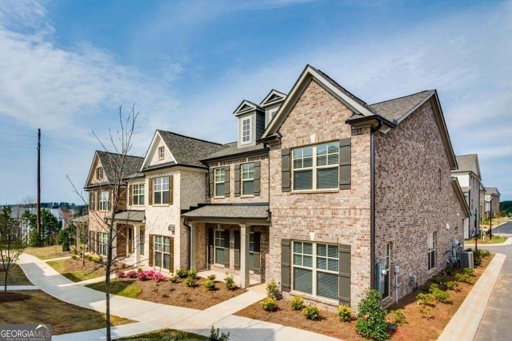 3 bedroom, 2.5 bathroom townhouse for sale at 3762 Ledgemont Drive, Suwanee, GA 30024