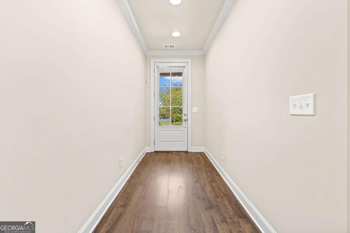 4 bedroom, 3.5 bathroom, 2,650 sq ft townhouse for sale at 2028 Glenview Park Circle, Duluth, GA 30097 — photo 3