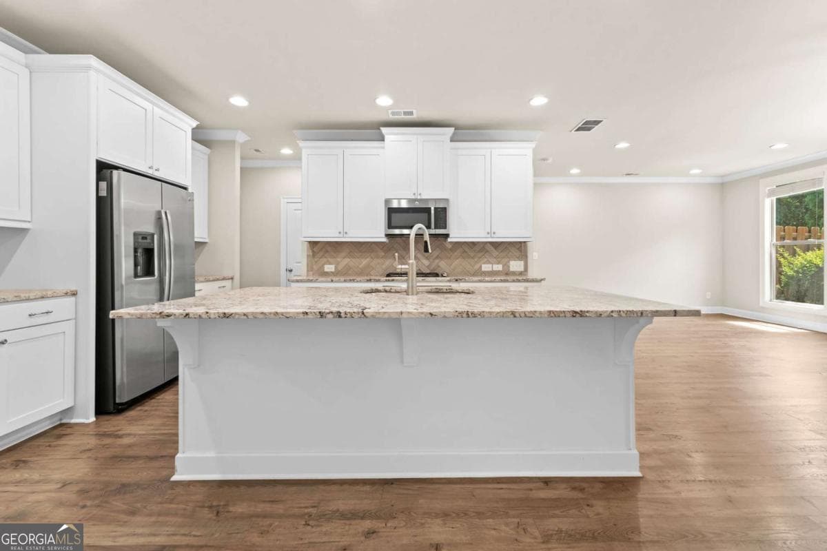 4 bedroom, 3.5 bathroom, 2,650 sq ft townhouse for sale at 2028 Glenview Park Circle, Duluth, GA 30097 — photo 5