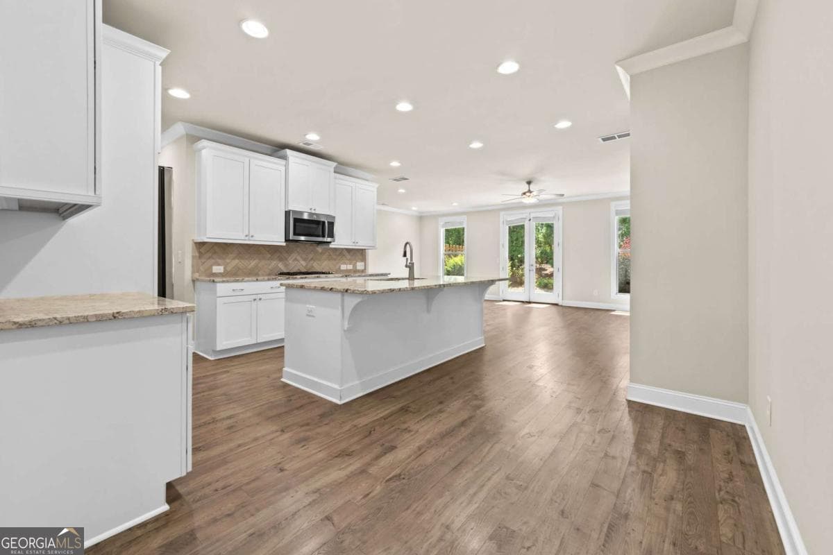 4 bedroom, 3.5 bathroom, 2,650 sq ft townhouse for sale at 2028 Glenview Park Circle, Duluth, GA 30097 — photo 4