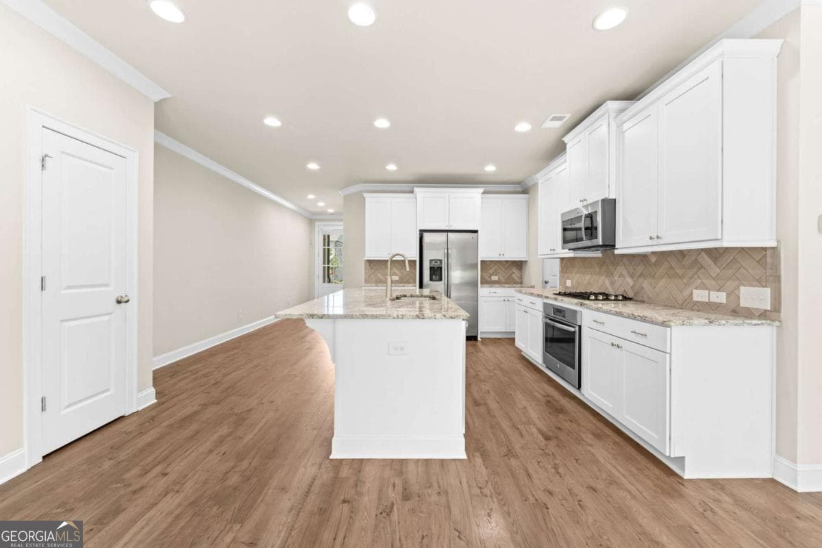 4 bedroom, 3.5 bathroom, 2,650 sq ft townhouse for sale at 2028 Glenview Park Circle, Duluth, GA 30097 — photo 8