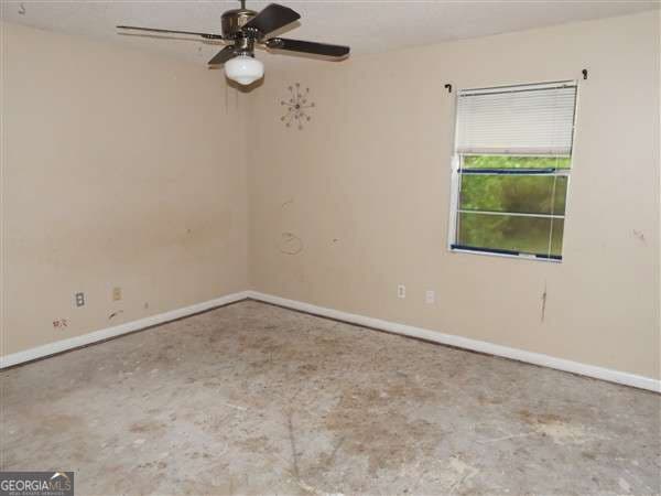 4 bedroom, 2 bathroom, 2,160 sq ft single family residence under contract at 218 Thiess Branch Drive, Hinesville, GA 31313 — photo 7