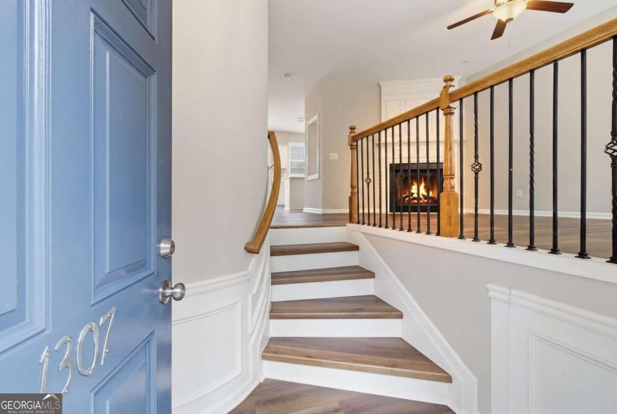 3 bedroom, 3.5 bathroom, 1,722 sq ft townhouse for sale at 1307 Greychurch Way, Alpharetta, GA 30004 — photo 3