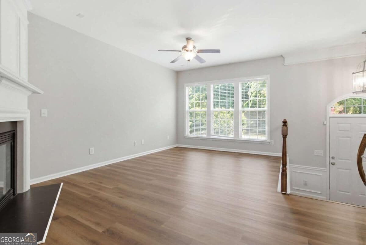 3 bedroom, 3.5 bathroom, 1,722 sq ft townhouse for sale at 1307 Greychurch Way, Alpharetta, GA 30004 — photo 5