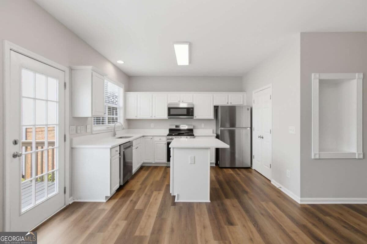 3 bedroom, 3.5 bathroom, 1,722 sq ft townhouse for sale at 1307 Greychurch Way, Alpharetta, GA 30004 — photo 9